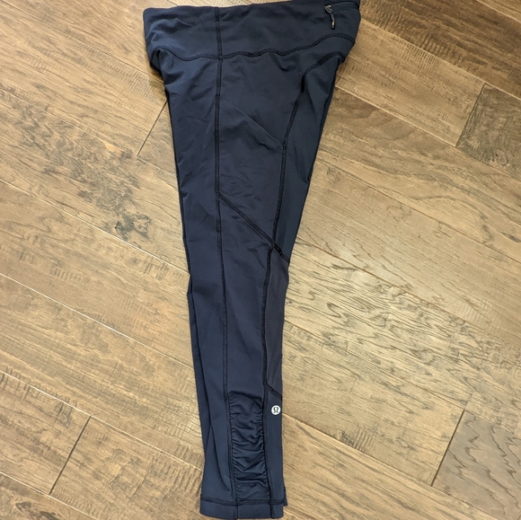 Lululemon - Picture 3 of 5